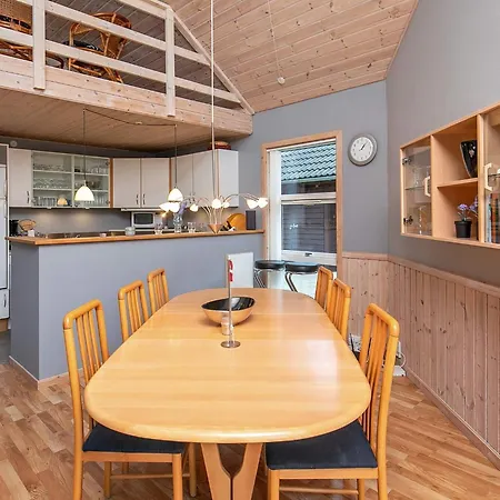 Feriehus 8 Person In
