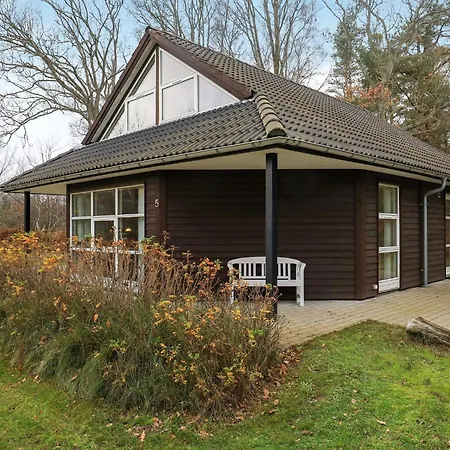8 Person In Læsø